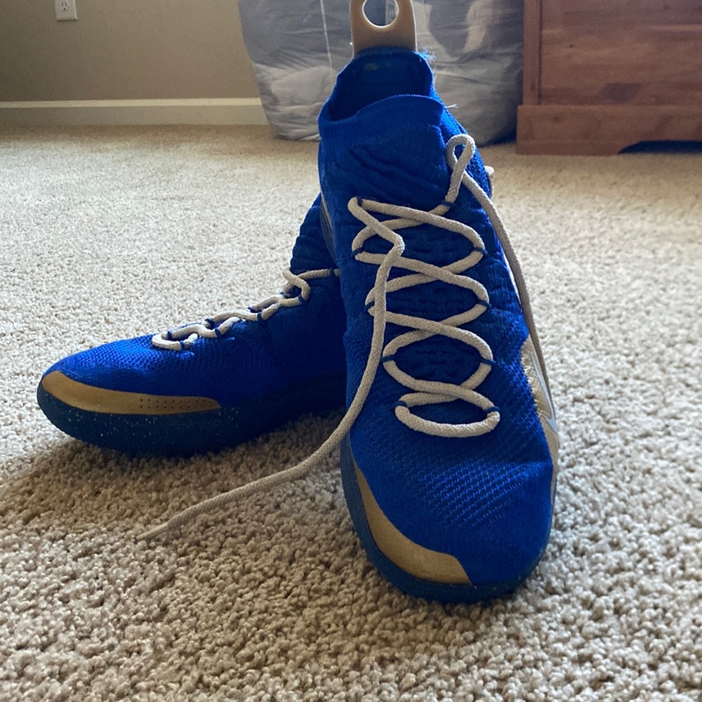 Nike KD 11 basketball shoes